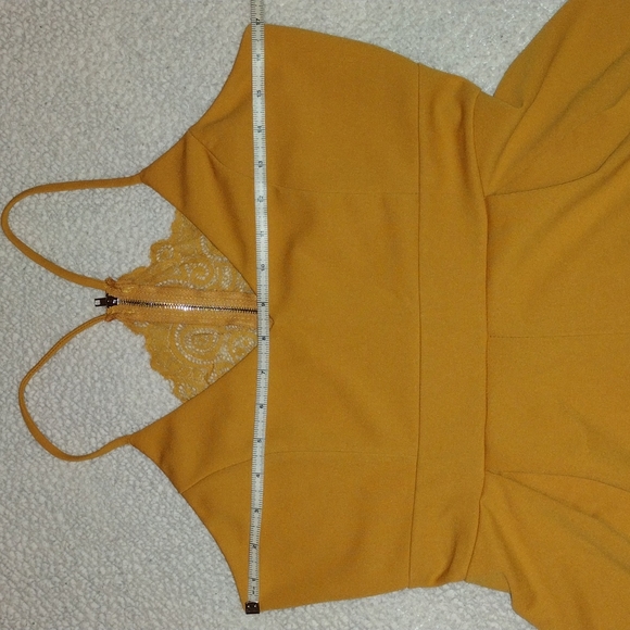 Windsor Orange Romper. Size Large - Picture 3 of 5